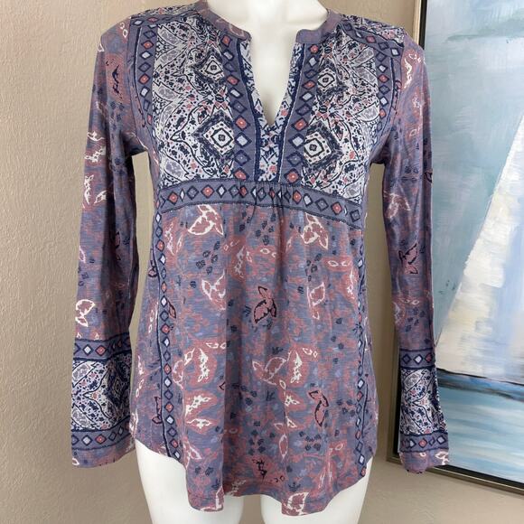 Lucky Brand Top Long Sleeve Tee V neck Size Med NWT - Picture 1 of 7